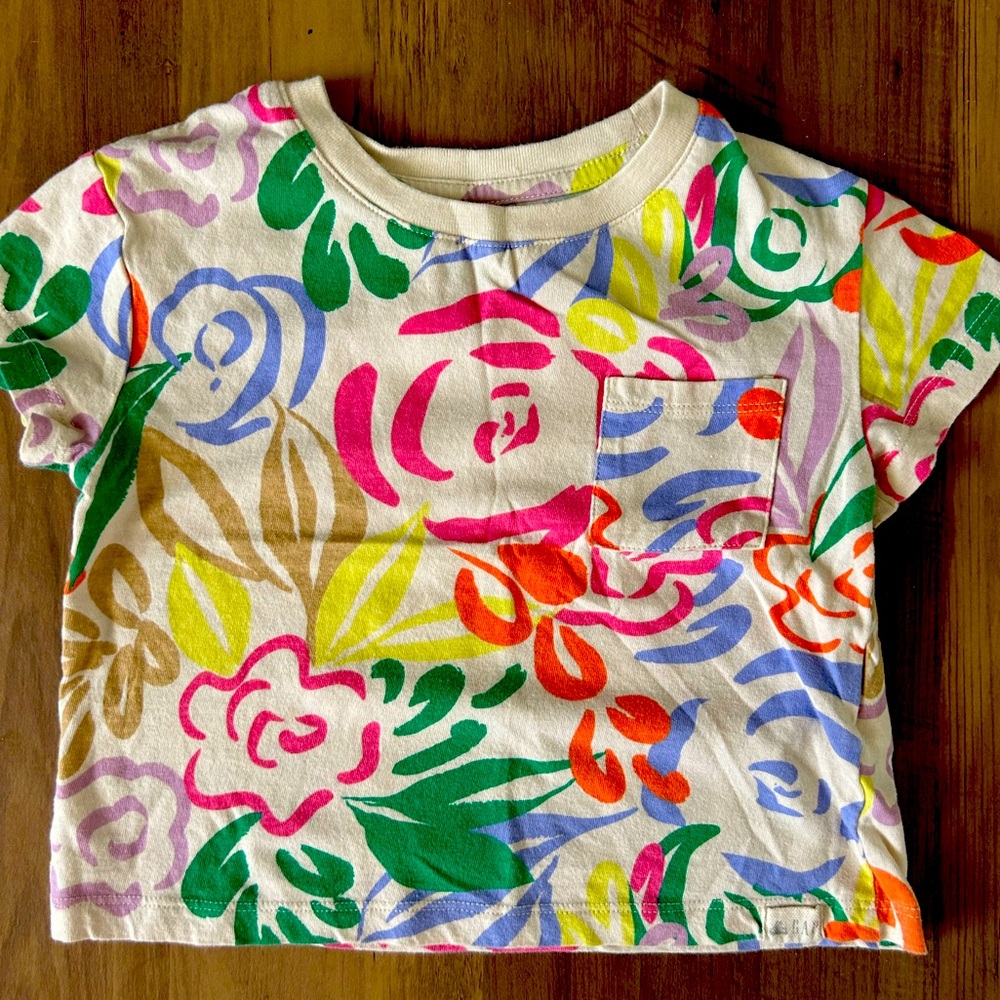 GAP White and Green Short Sleeve Tee